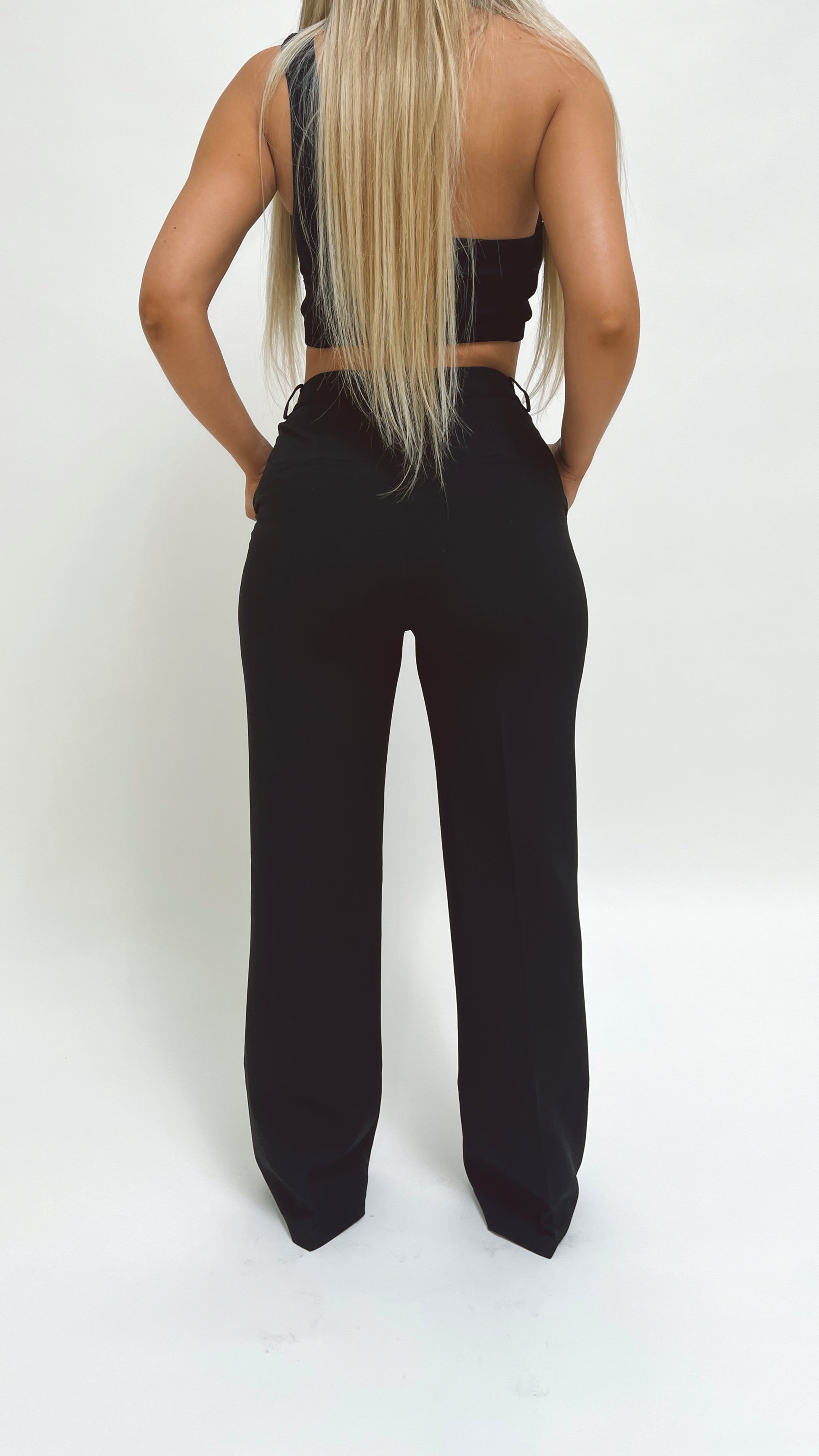 High waisted wide leg pants strikes again! (5'2) Any if you petite